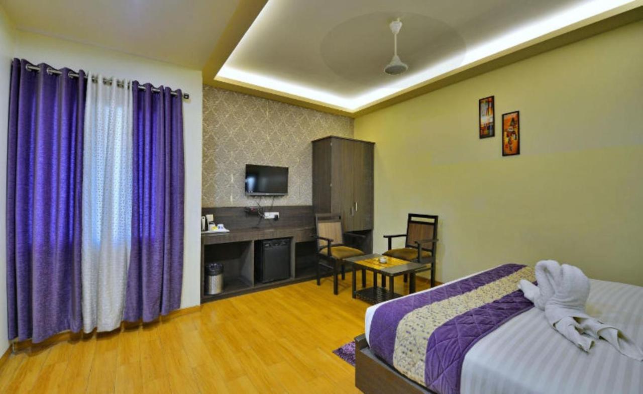 Hotel Samrat Jabalpur Eksteriør bilde