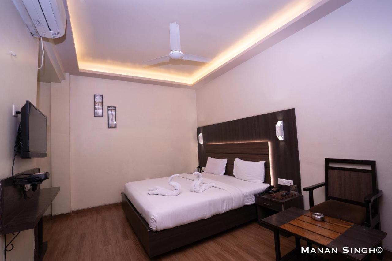 Hotel Samrat Jabalpur Eksteriør bilde