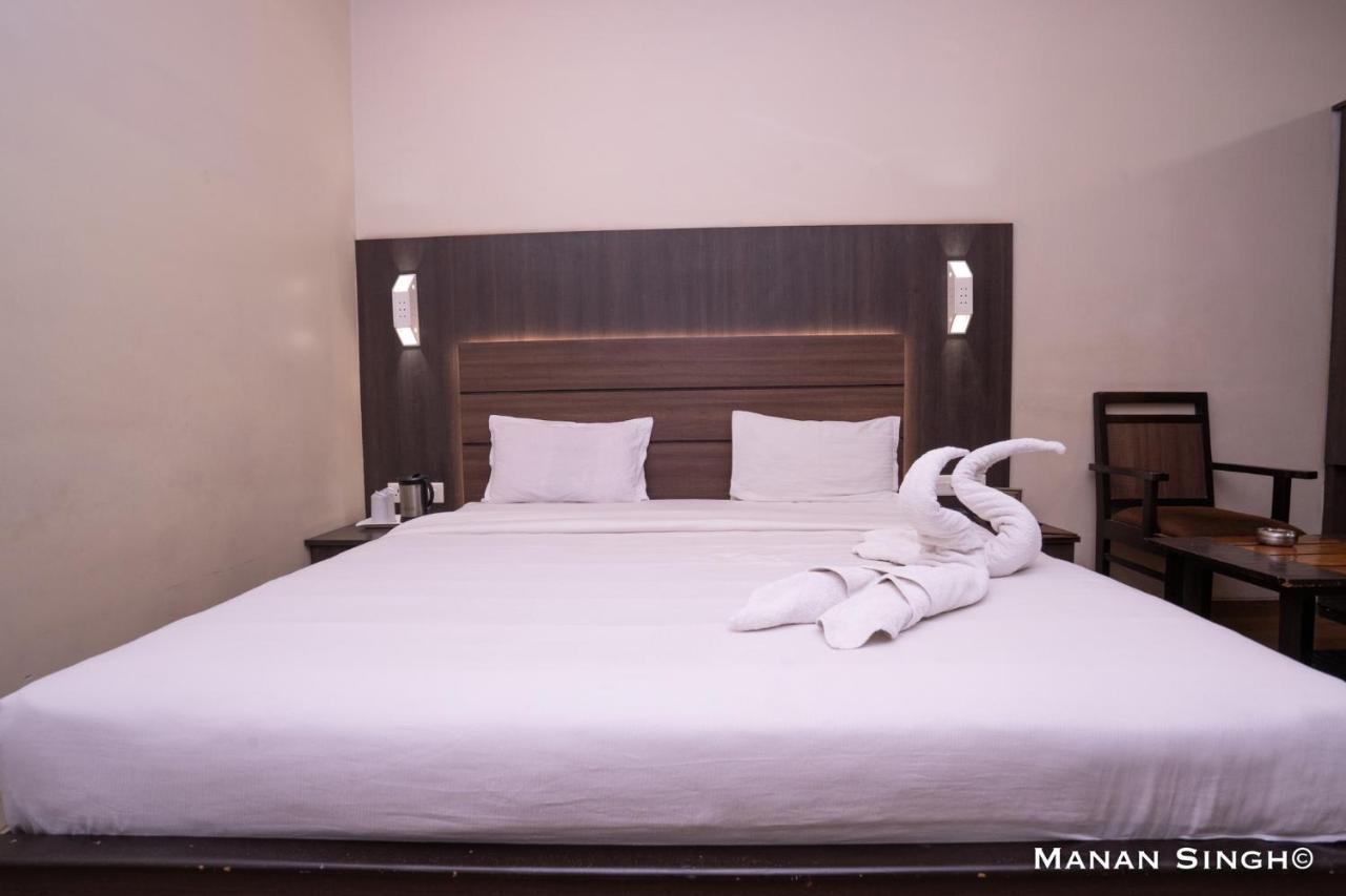Hotel Samrat Jabalpur Eksteriør bilde