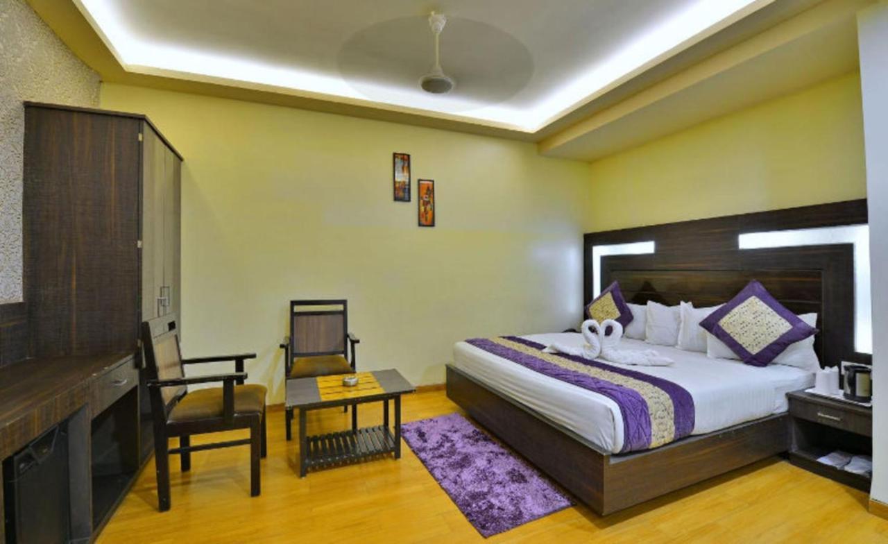 Hotel Samrat Jabalpur Eksteriør bilde
