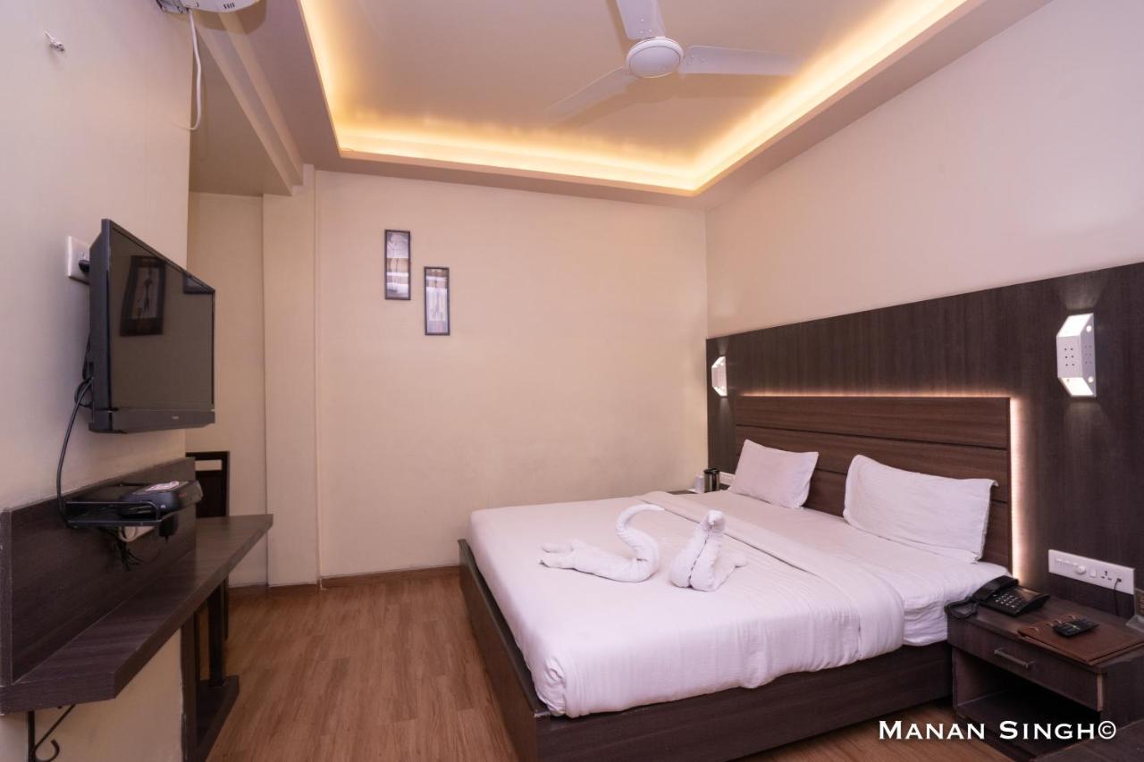 Hotel Samrat Jabalpur Eksteriør bilde
