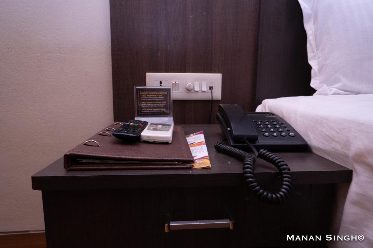 Hotel Samrat Jabalpur Eksteriør bilde