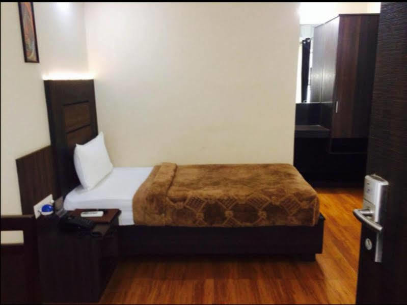 Hotel Samrat Jabalpur Eksteriør bilde